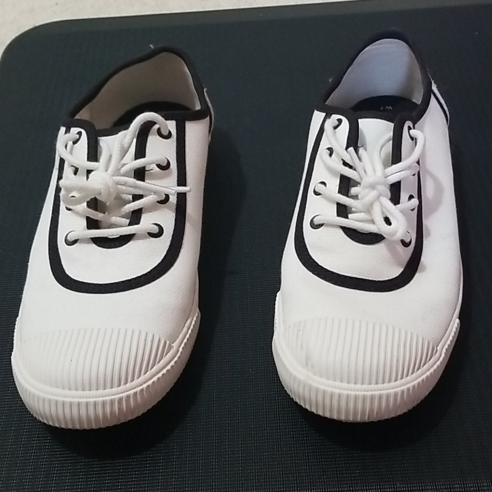 TOMS white and black canvas Carmel sneaker